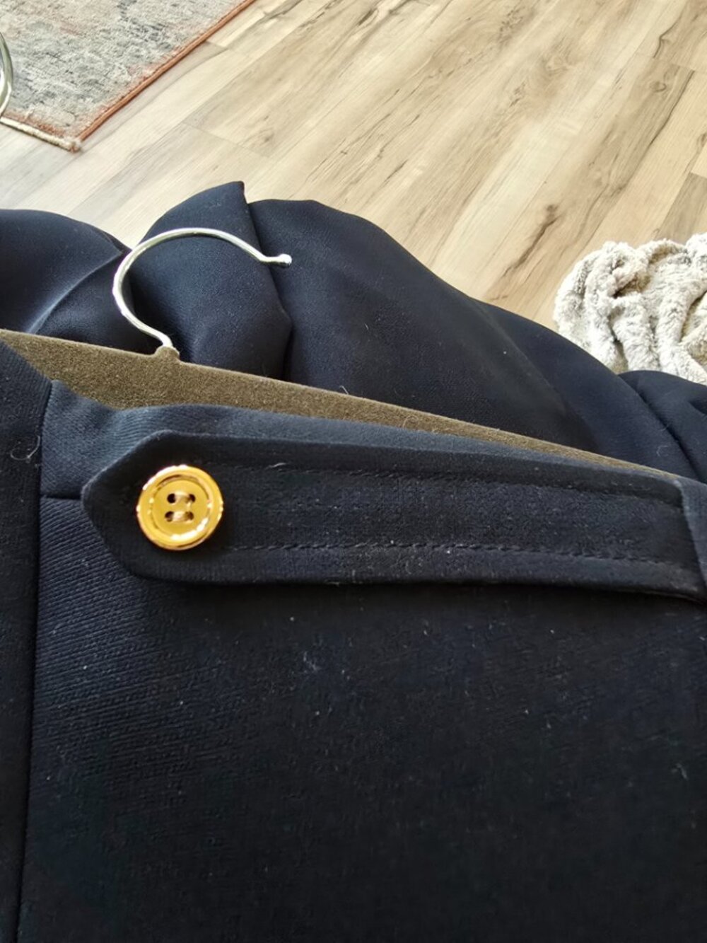 Tahari ASL 2-piece Navy Blue Suit w/ Epaulets - Gold Buttons - Size 18 - Picture 6 of 6